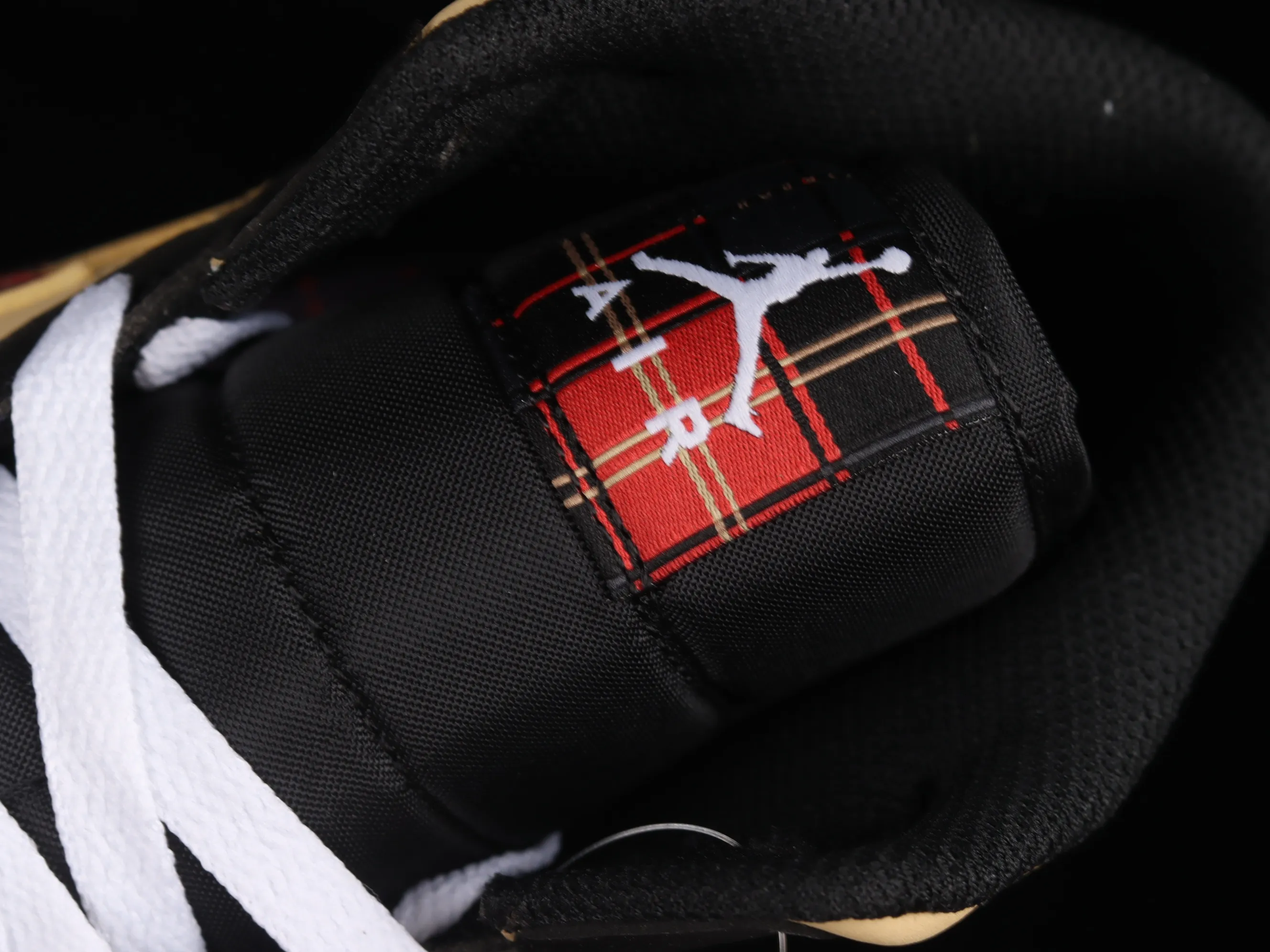 All categories Air Jordan Jordan series basketball shoes Air Jordan 1 Mid G version pure original Air Jordan 1 Mid "Tartan Swoosh" AJ1 Joe 1 plaid skirt black brown red Zhongbang basketball shoes DZ5329-001
